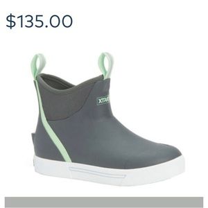 REDUCED Free Ship! Xtratuf boots Pic w/price showing boots only- see description